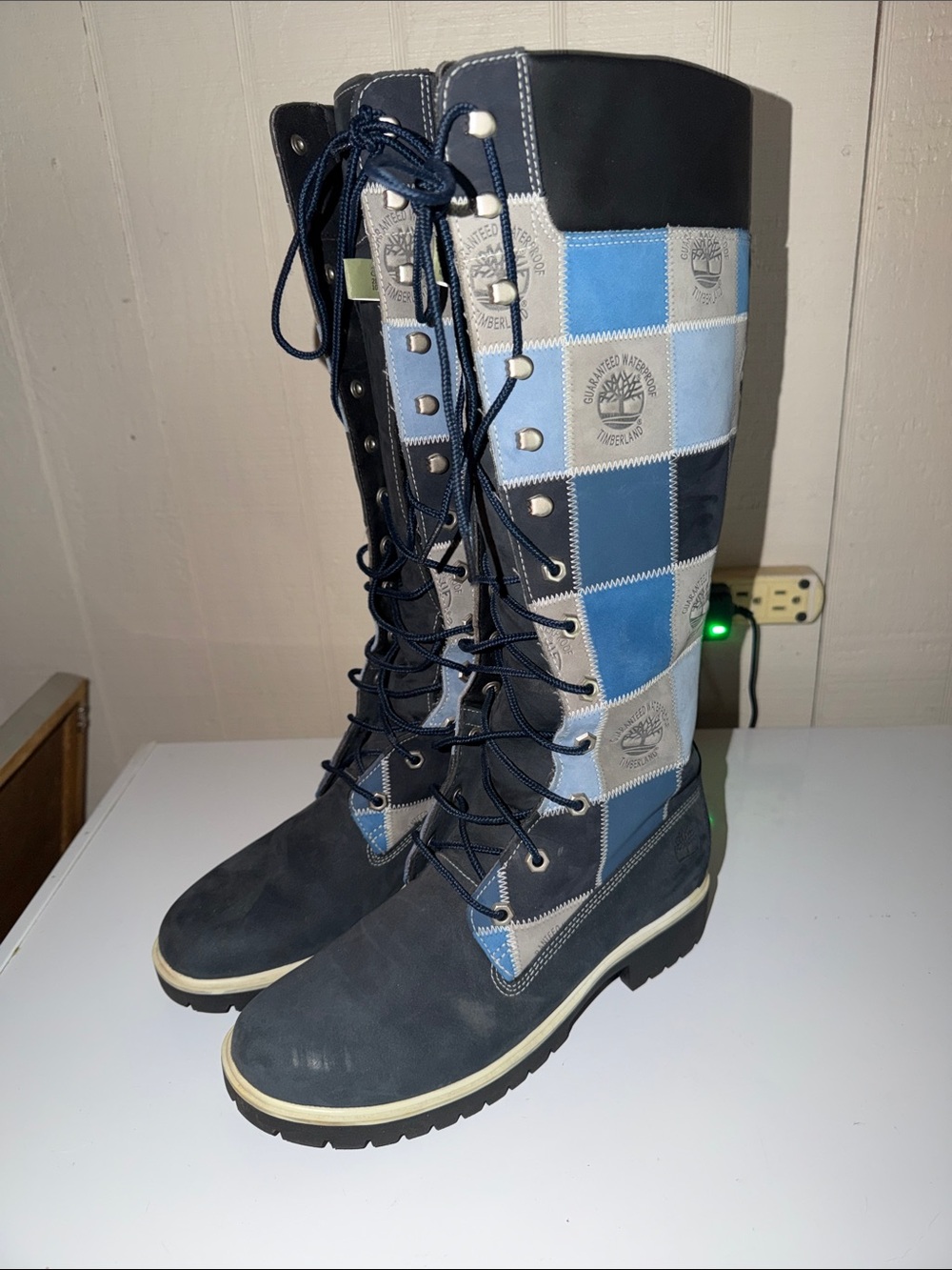 Rare Y2K Timberland Women’s Navy & Light Blue Patchwork Lace-Up Tall Boots. EUC